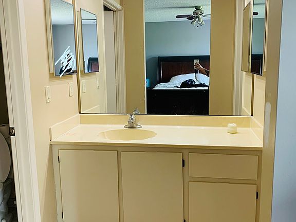 4th image of 6198 Riverwalk Ln Unit 4