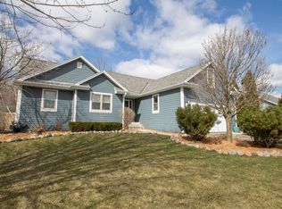 127 Baron Rd, Mukwonago, WI 53149