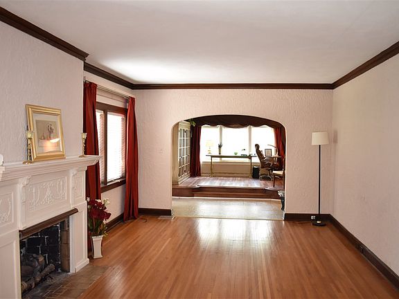 4th image of 825 Sunnybrae Ave