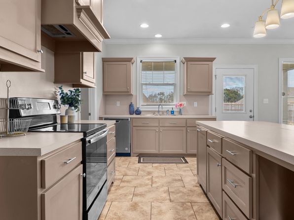 1007 Lillian Michel Dr