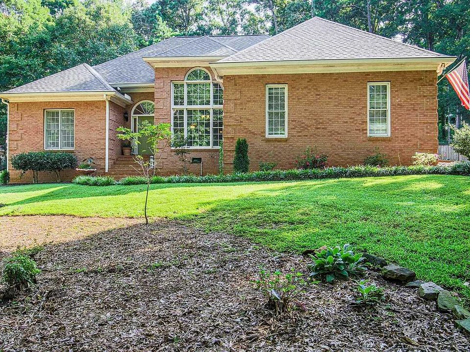 1st image of 330 White Oak Dr