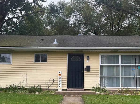 1217 Northport Dr, Madison, WI 53704