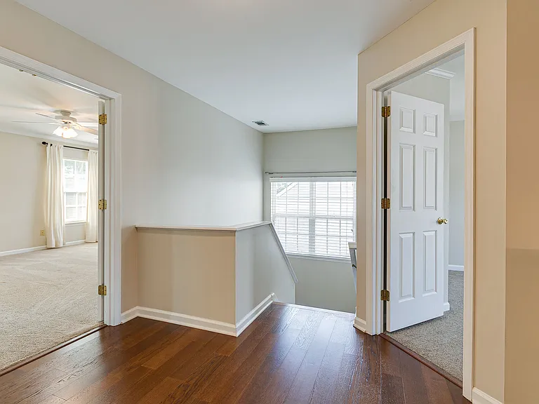 307 Devonshire Dr — Photo 12