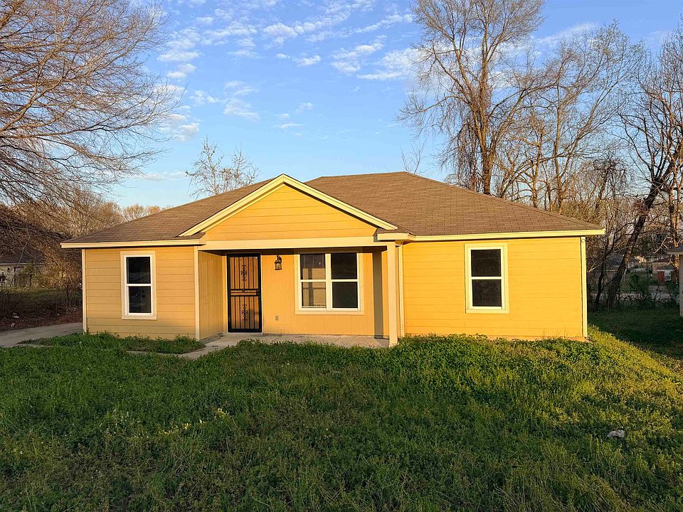1st image of 3832 Lake Park Cv