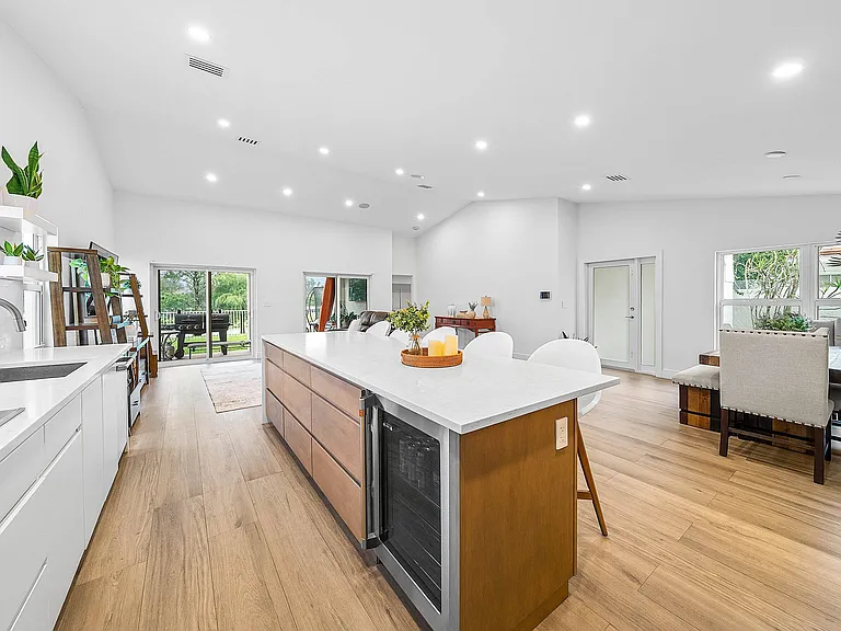 2721 Neaton Ct — Photo 8