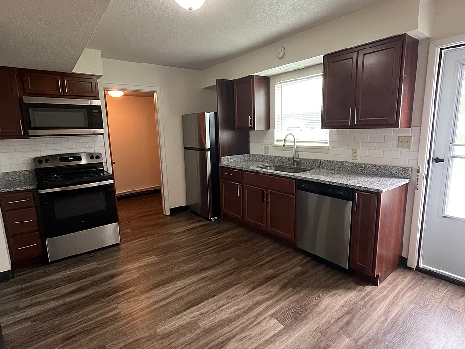 3900 Esther Ln #19