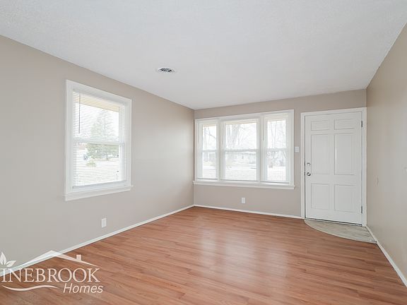 3rd image of 24 McNulty Dr