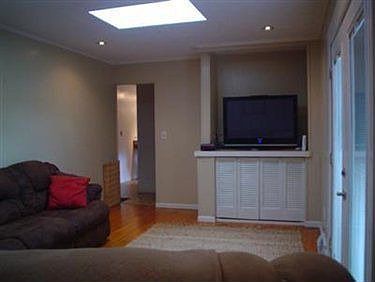 3rd image of 530 Oriole Dr