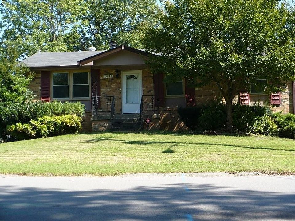 1st image of 2852 Creekview Dr