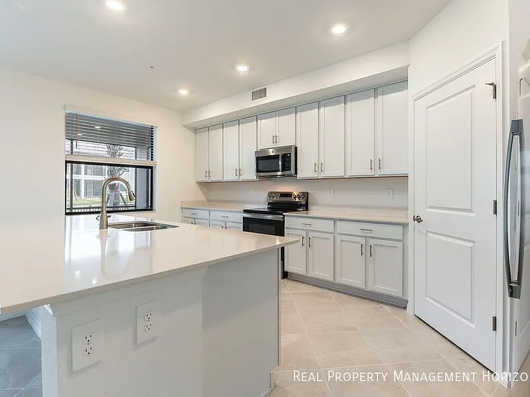 5628 Summit Pointe Cir #104 — Photo 5