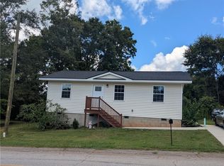 901 E South 1st St, Seneca, SC 29678