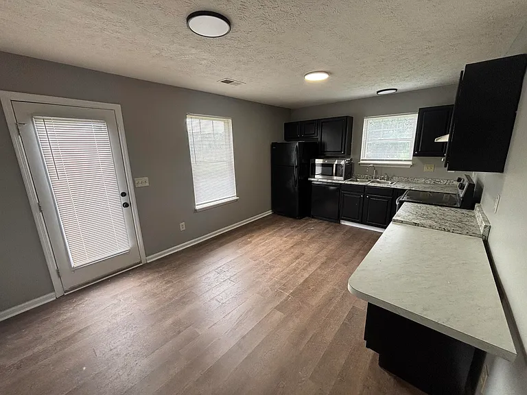 2744 Hayden Park Ln — Photo 4
