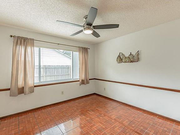 5th image of 627 Tuskawilla Point Ln