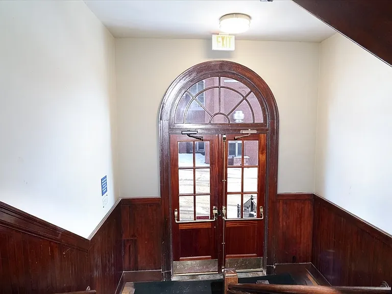 63 Illinois St #104 — Photo 23