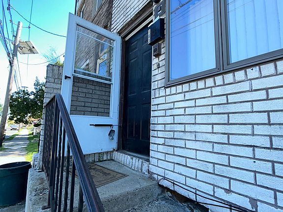 3rd image of 163 Kirkbride Ave #1