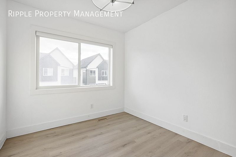 Airdrie Townhouse for rent - 3 Bedrooms — photo 7