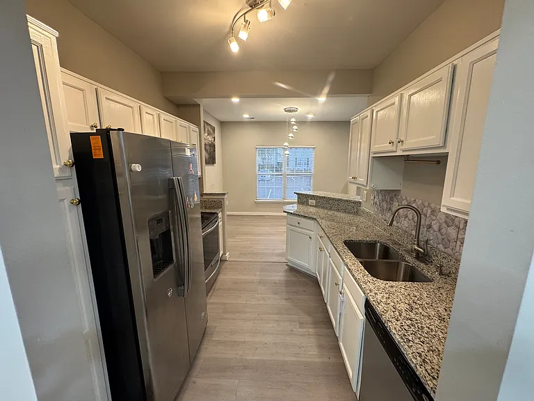 5506 Springwater Ln — Photo 6