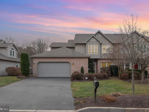 514 Bridgeview Dr, Lemoyne, PA 17043