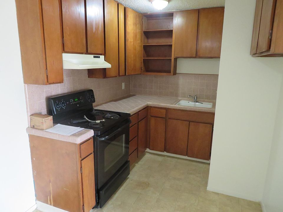 1st image of 3711 Morse Ave #36