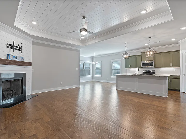 14778 Greenleaf Dr — Photo 5