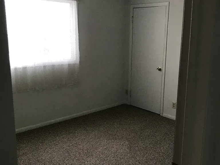 523 E Armour Ave #A — Photo 6