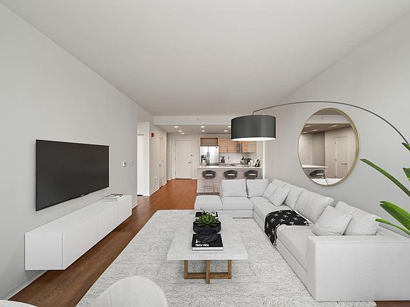 4th image of 2030 1/2 Hudson St #721