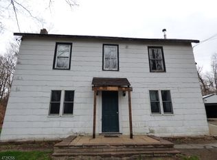 98 Rose Morrow Rd, Sussex, NJ 07461