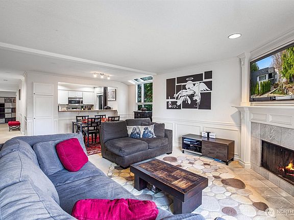 4th image of 408 2nd Ave S APT 102