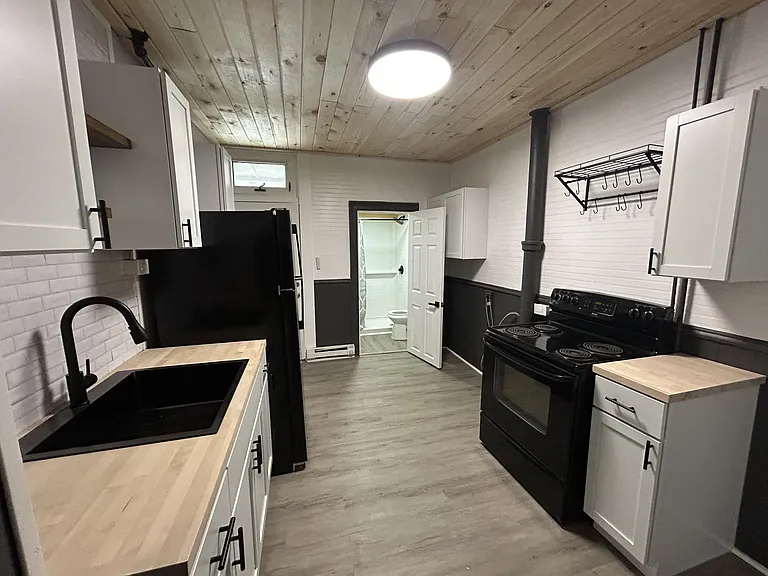 71 W Housatonic St #1 — Photo 1