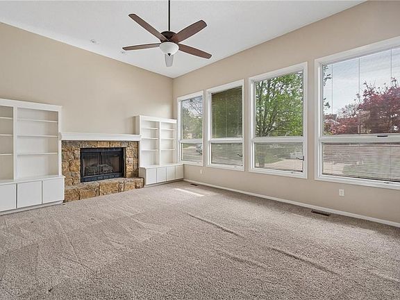 5th image of 9524 W 117th St