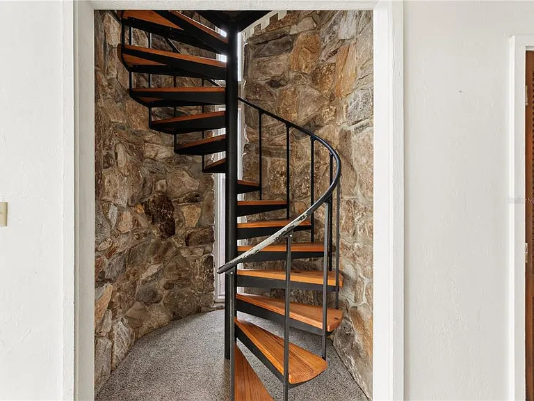 2114 Corner Lake Dr #E — Photo 12