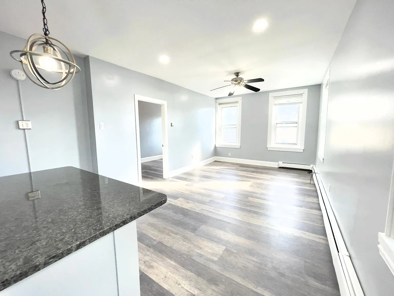 2 bed, 790 sqft, $1,900 — Photo 2