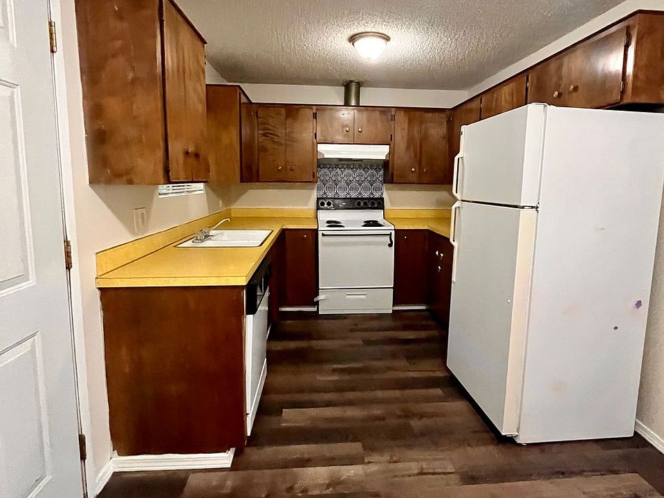 1st image of 1518-1520 Roosevelt Ave #2