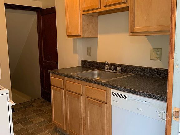 4th image of 2350 Glenmawr Ave #8