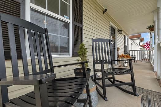 3rd image of 272 Audrea Ln