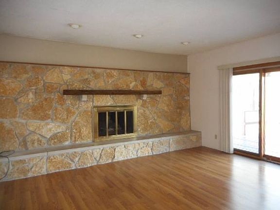 4th image of 8630 N Dogwood Pl
