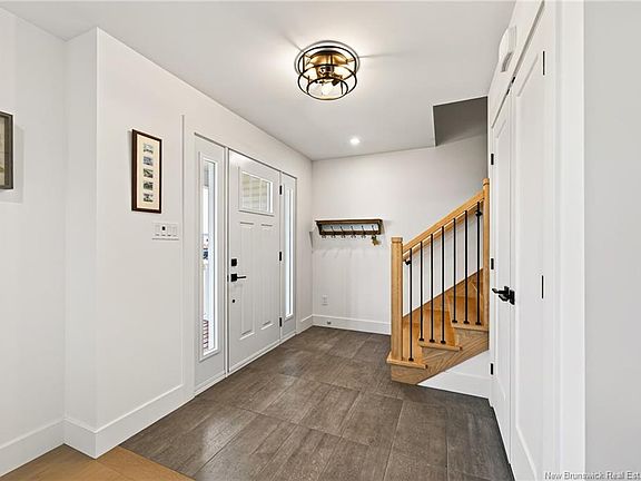 3rd image of 11 Renoir St