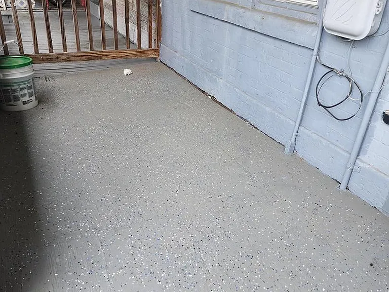 123 Ward Ave — Photo 2