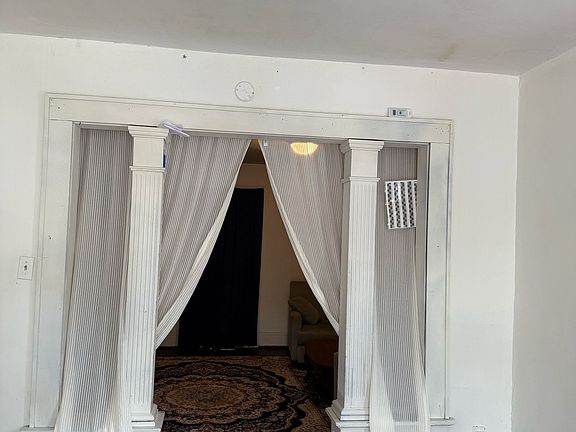 5th image of 518 E 10th St #1
