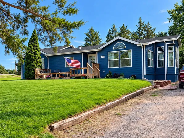 242 S Maloney Dr, North Platte, NE 69101