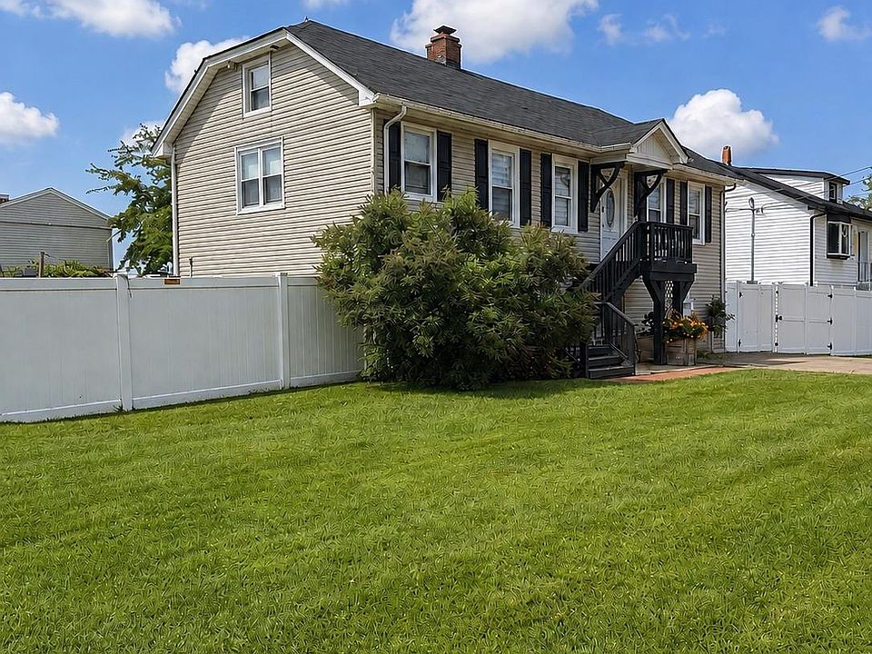 2nd image of 589 S Ocean Avenue