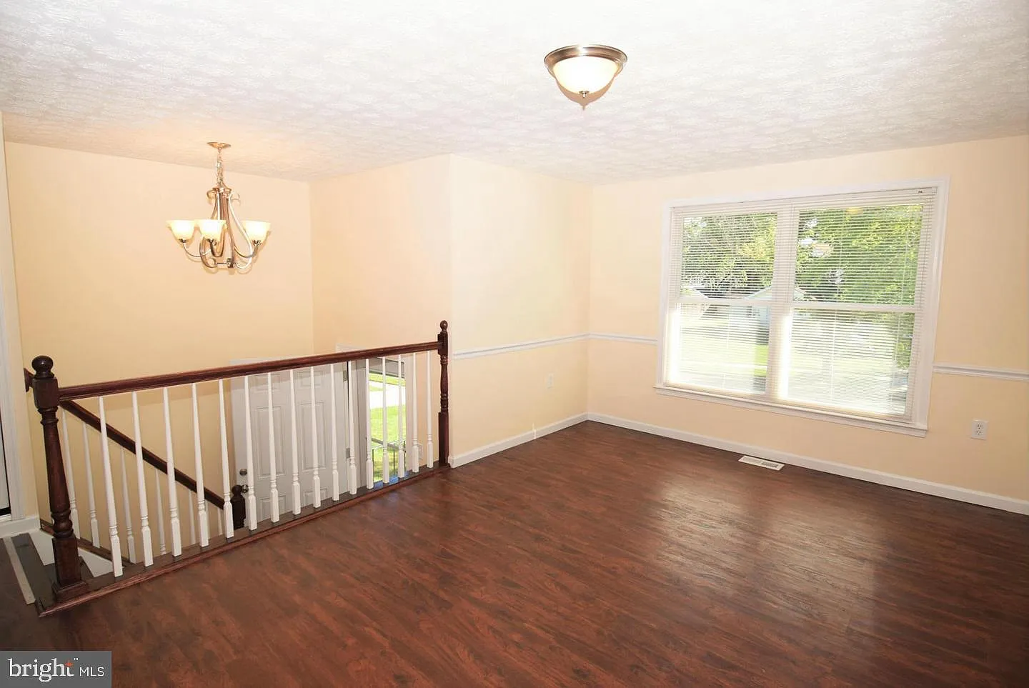 3 bed, 2.0 bath, 1284 sqft, $2,600 — Photo 4