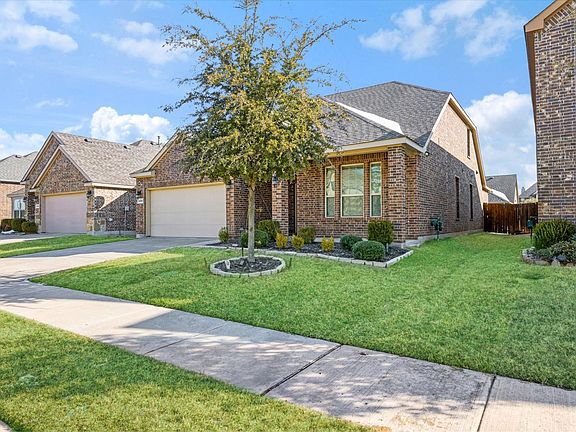 3rd image of 2109 Lake Hawthorne Trl