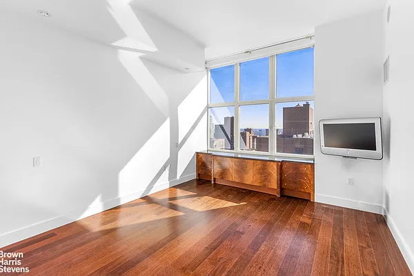 Rented by Brown Harris Stevens | media 15