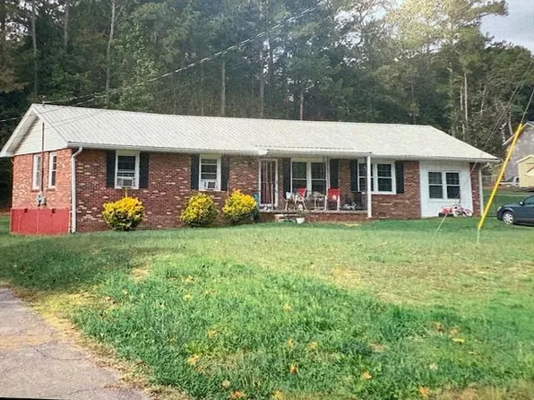 615 Cherokee Trl NW, Dalton, GA 30721