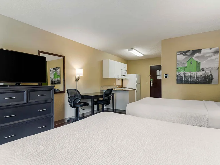 Studio Suite - 2 Full Beds