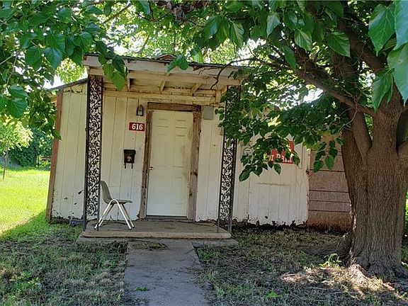 2nd image of 616 Eugenia St