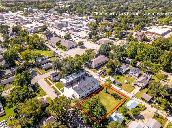 711 Ash St, Wamego, KS 66547