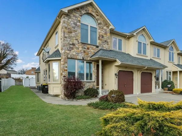 3133 Independence Ct, Bensalem, PA 19020