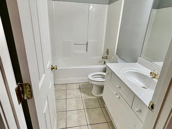 3rd image of 2750 Runnelwood Ln